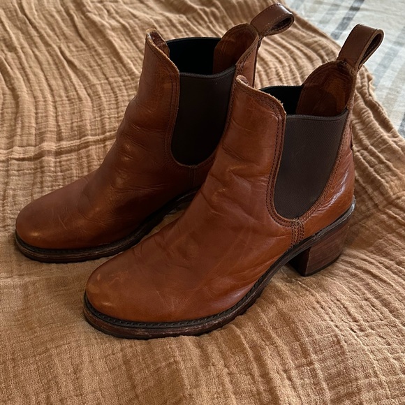 Frye Sabrina Chelsea Brown Women’s size 10 - NEW! - Picture 5 of 7